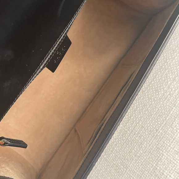 ❤️Excellent cond, authentic Gucci Sylvie satchel. - Picture 3 of 6